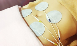 複合高周波EMS・楽トレで寝ているだけで体幹トレーニング